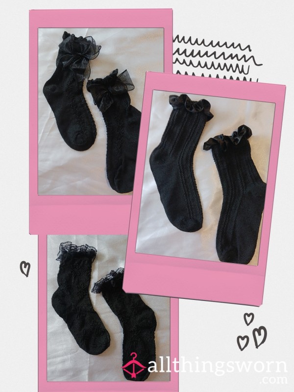 Black Ruffled Ankle Socks