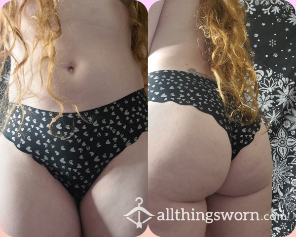 *SOLD* Black Seamless Cheekies