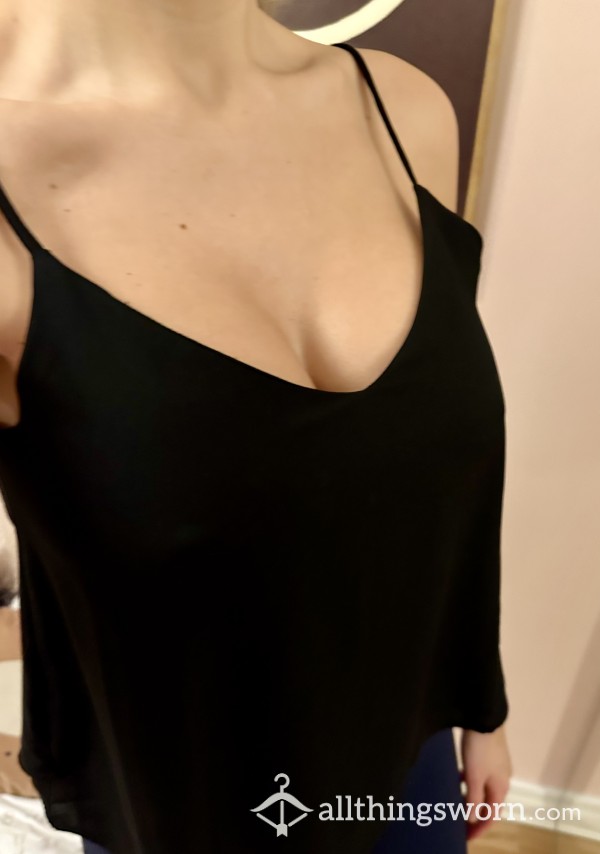 Black Singlet/top 🥰