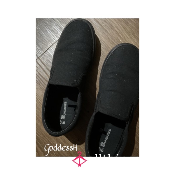 Black Slip Ons 🖤 ON SALE!! SMELLY. 😷