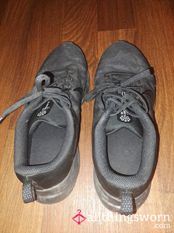 Black Sneakers With Black Laces