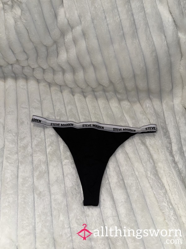 Black Steve Madden Thong (small)