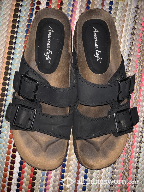 BLACK STRAPPED SANDALS