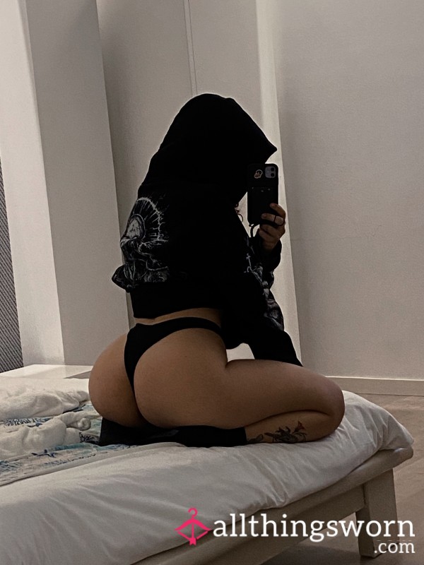 BLACK THONG 🖤