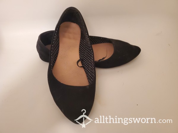 Black VERY WORN Ballet Flats Size 6