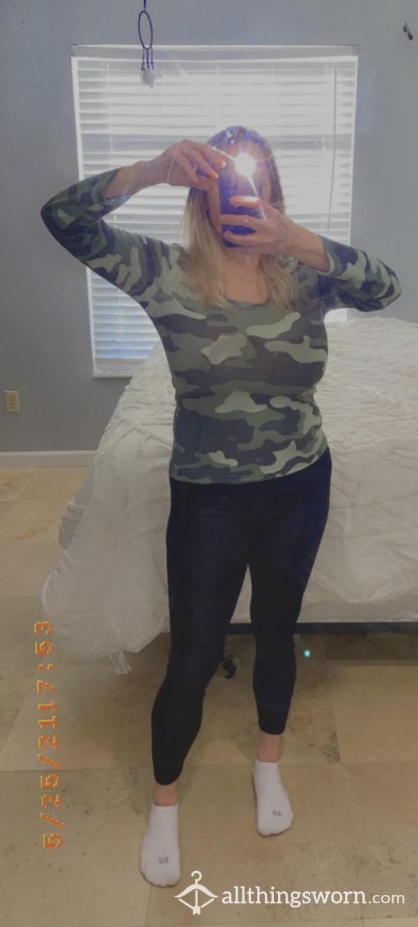 Black Yoga Pants And Camo Top Set Size Small