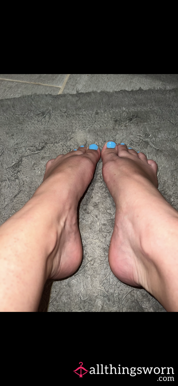 Feet Pictures With Blue Pedicure