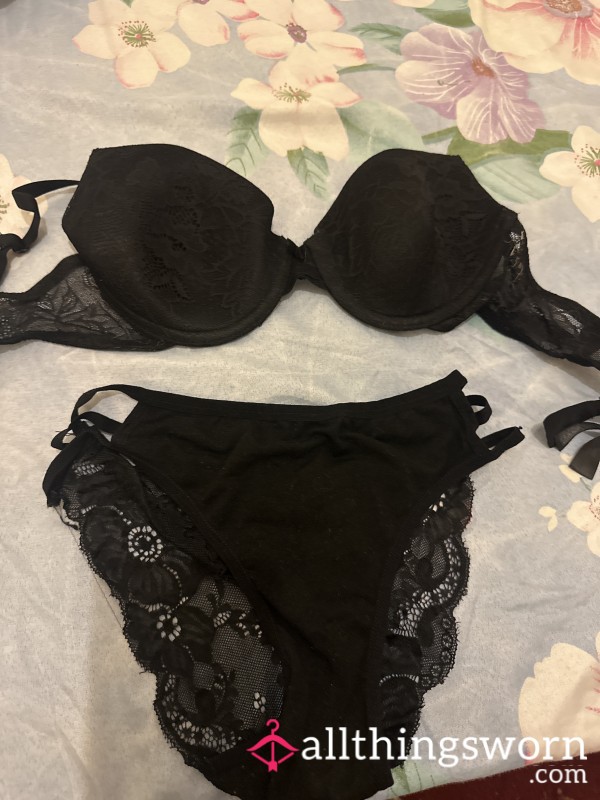 Bra And Knickers Set