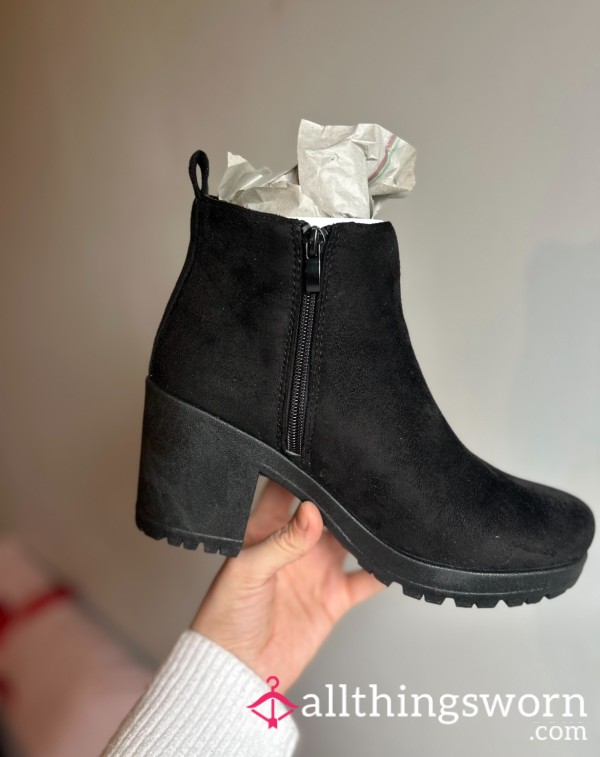 Brand New Suede Ankle Boots 👢