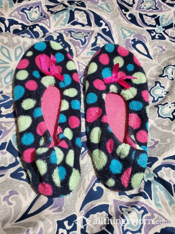 Bright Polka Dot Slippers - Size 7/8 US