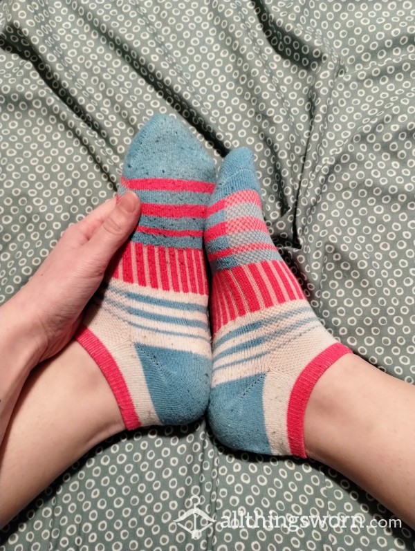 💕Bubblegum & White Running Socks💙