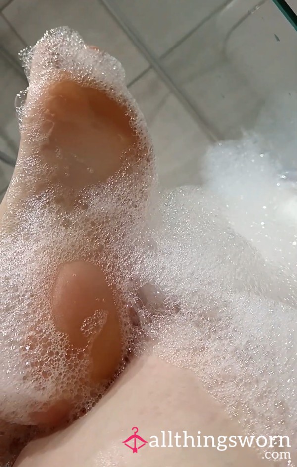 Bubbly Toes In Bath And Tap Foot Play