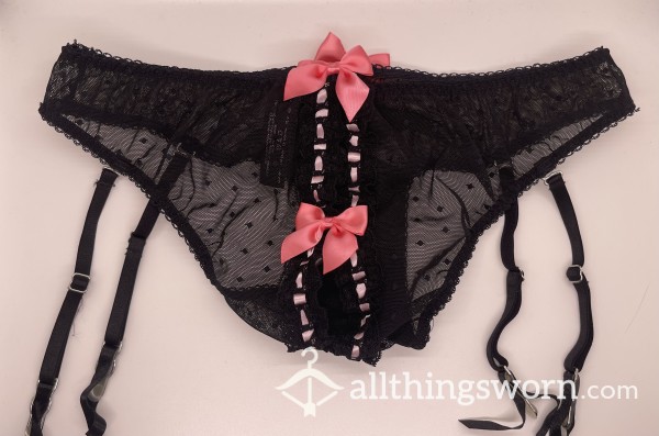 Built In Garters Size M