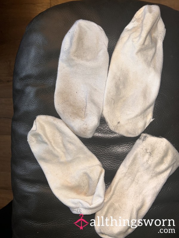 Bundle 4 Pairs White Socks-dirty