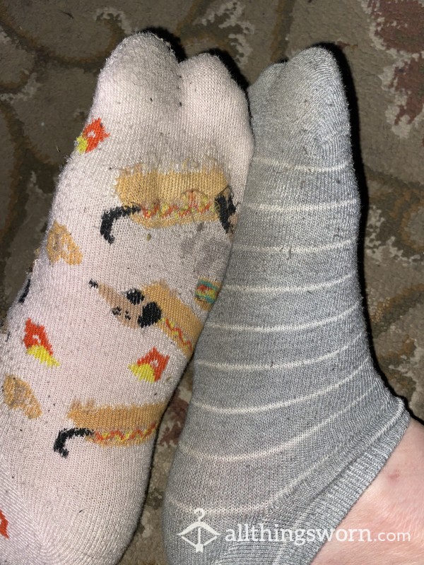 ‼️BUY ME NEW SOCKS🦶✨‼️