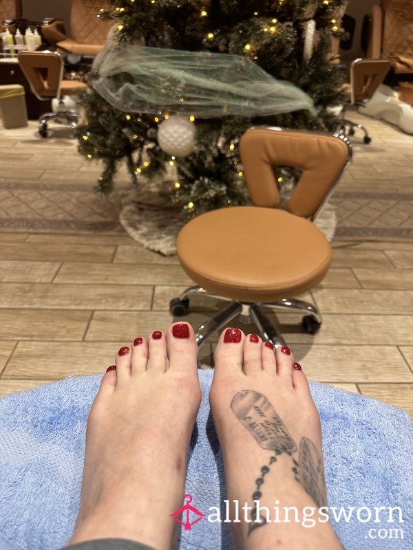 Over 6 Minutes Of Candid Pedicure