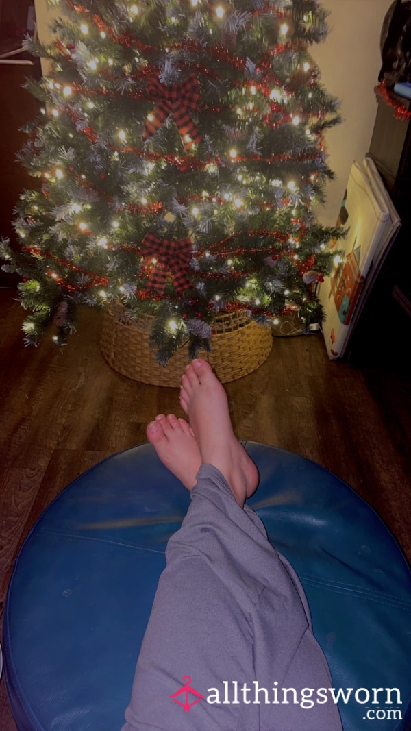 Christmas Themed Feet Pics