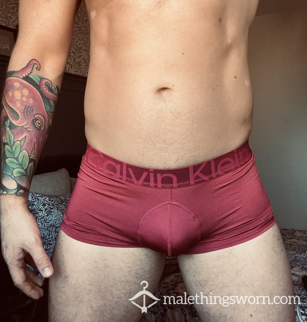 CK Future Shift - Burgundy Microfibre