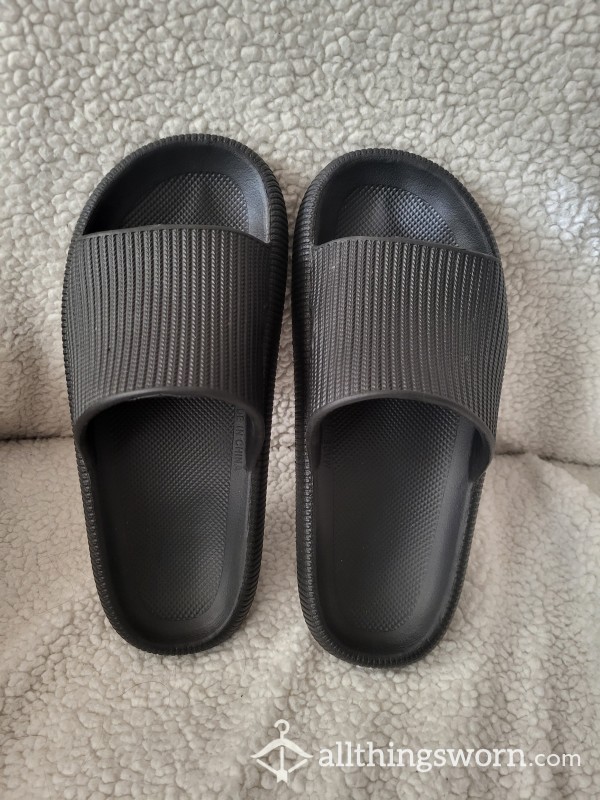 Cloud Slides - Black - Super Worn & Sweaty - Size 9