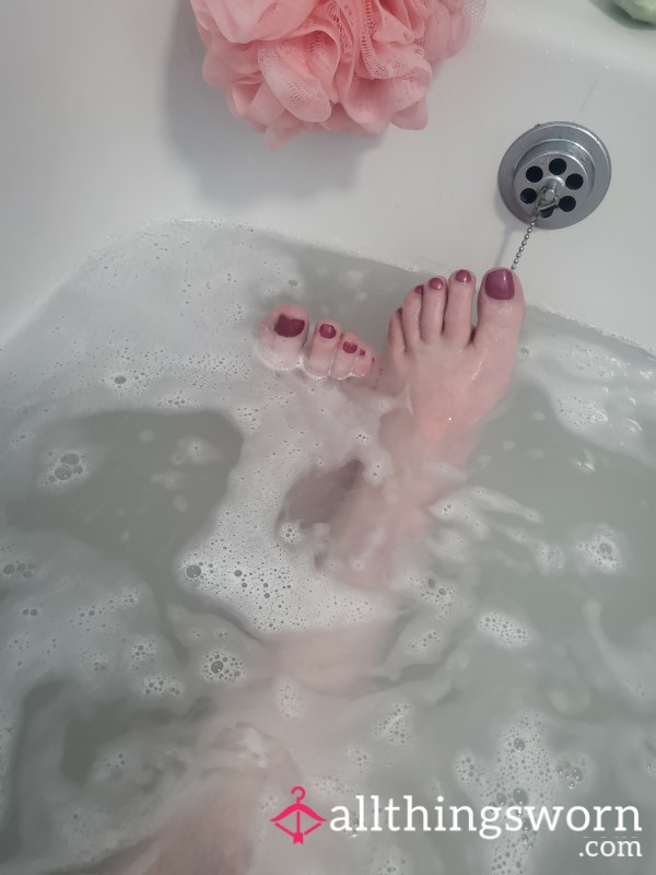 Come Take A Bath With My Pinkies