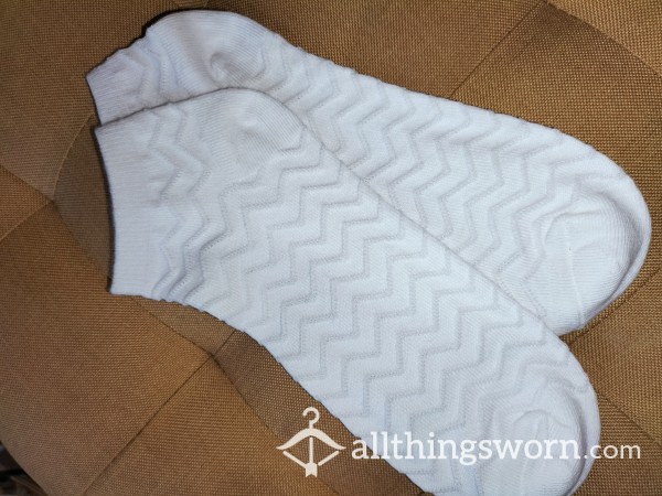 Cream Zigzags Trainer Socks