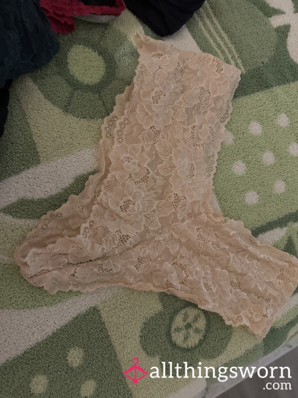 Creamy Lace Cheeky Panties 💕