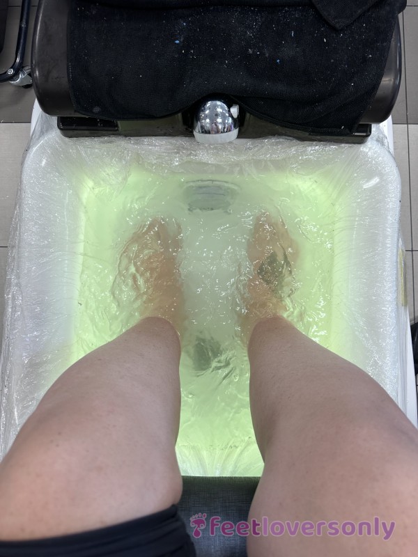 C*m 💦 With Me To Get A Pedi 😏