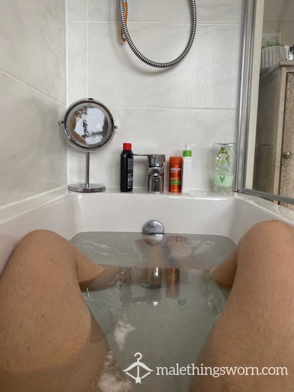 C*mming In Hot Bath 🥵