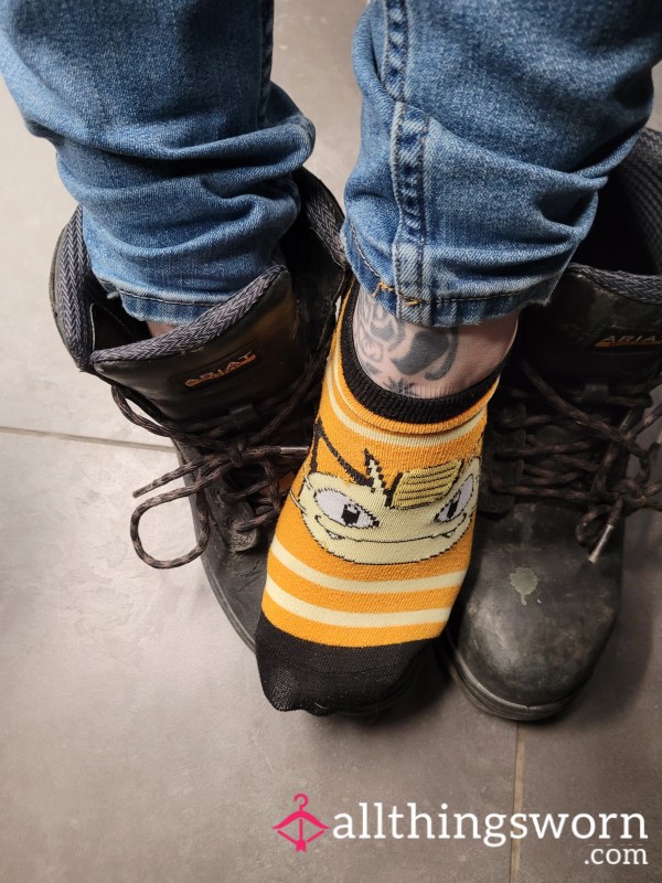 Currently Wearing, Meowth Ankle Socks