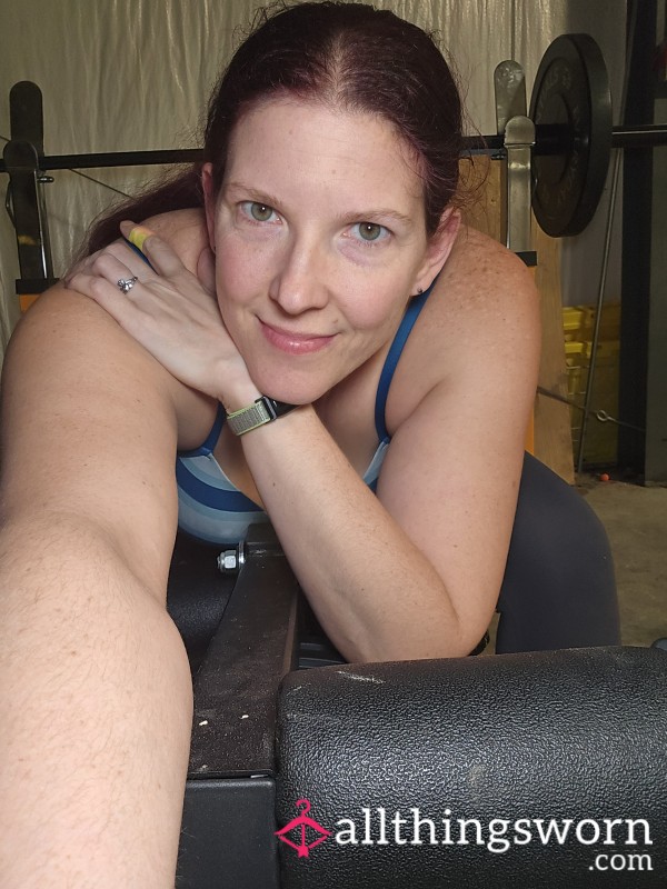 Curvy MILF Breaks In Her Bad Dragon After A Sweat-Drenched Workout