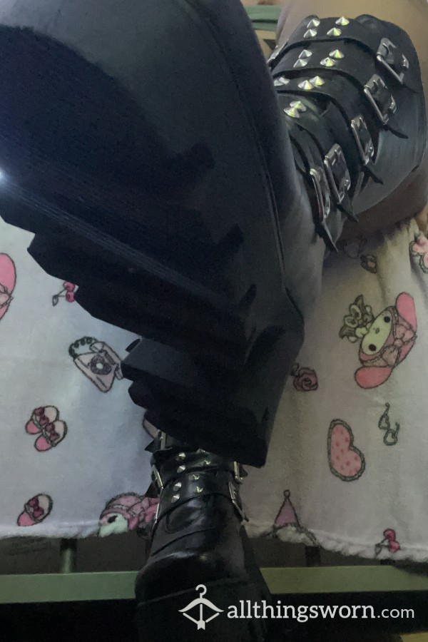 Custom Boot Worship Photos