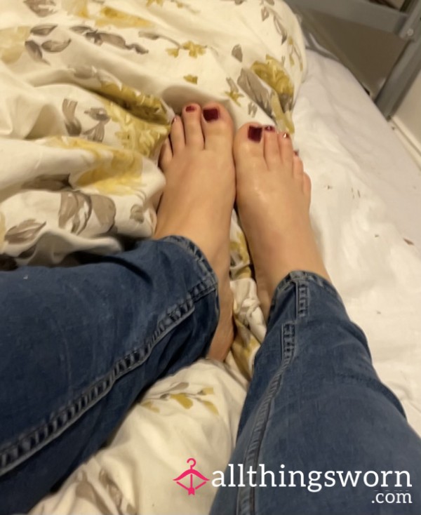 Custom Feet Content