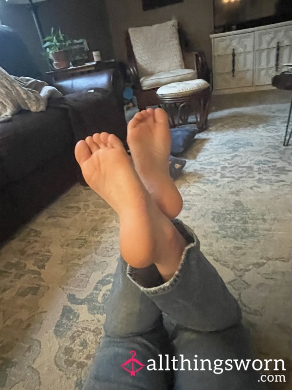 Custom Feet Photo Set