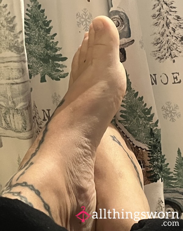 Custom Feet Pictures