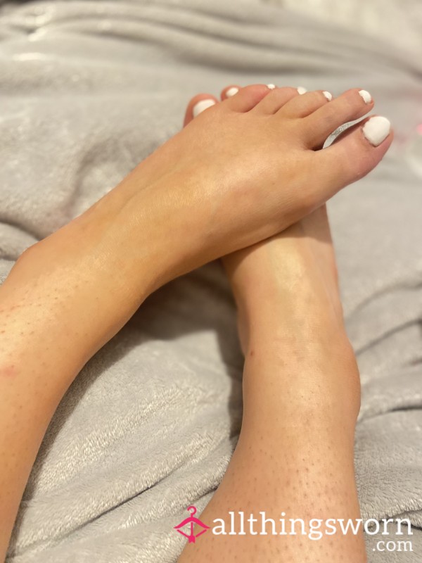 Custom Feet Pictures