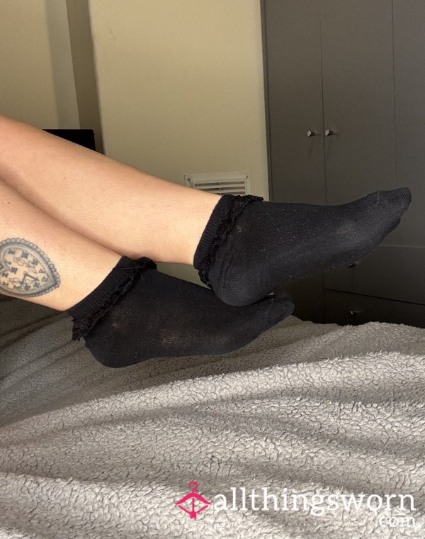 Cute Black Frilly Ankle Socks