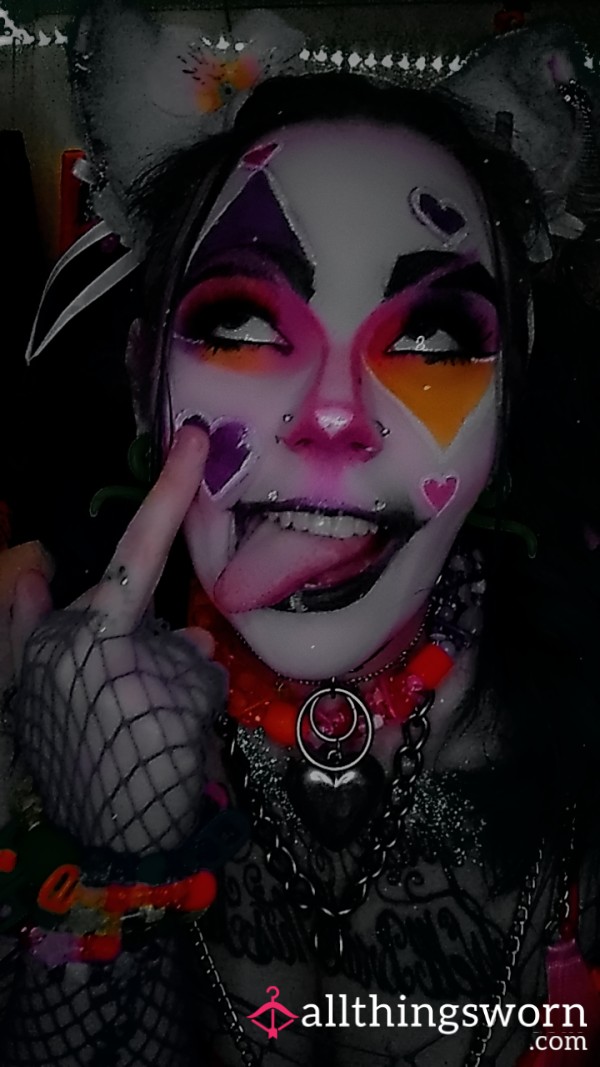 🤡CUSTOM 4 MIN VIDEO CLIP OF A CUTE CLOWN GIRL LAUGHING AT YOU AND DEGRADES YOU🤡