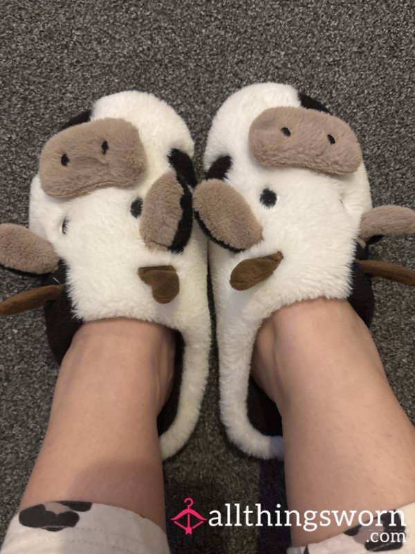 Cute Cow Slippers 🐮