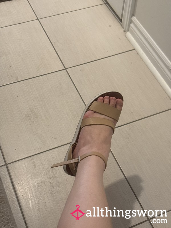 Cute Flat Tan Steve Madden Sandals