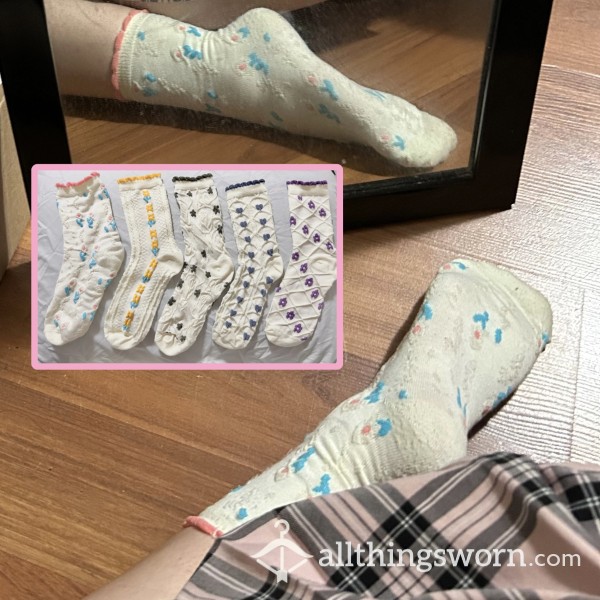 Cute Frilly Flower Socks