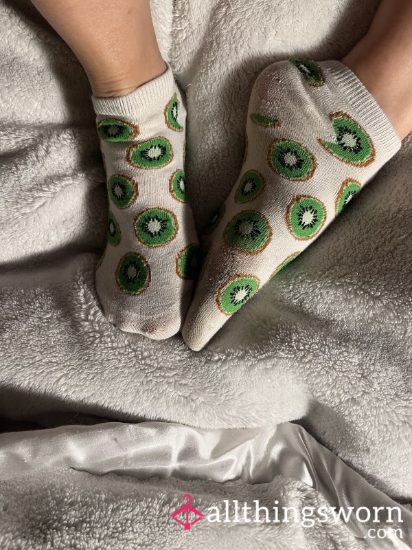 Cute Kiwi Ankle Socks 💚🖤