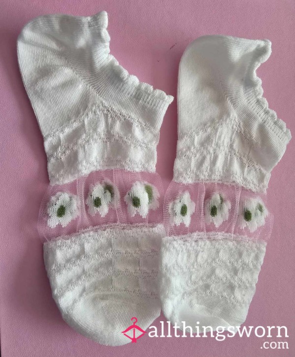 Cute White Mesh Flower Socks