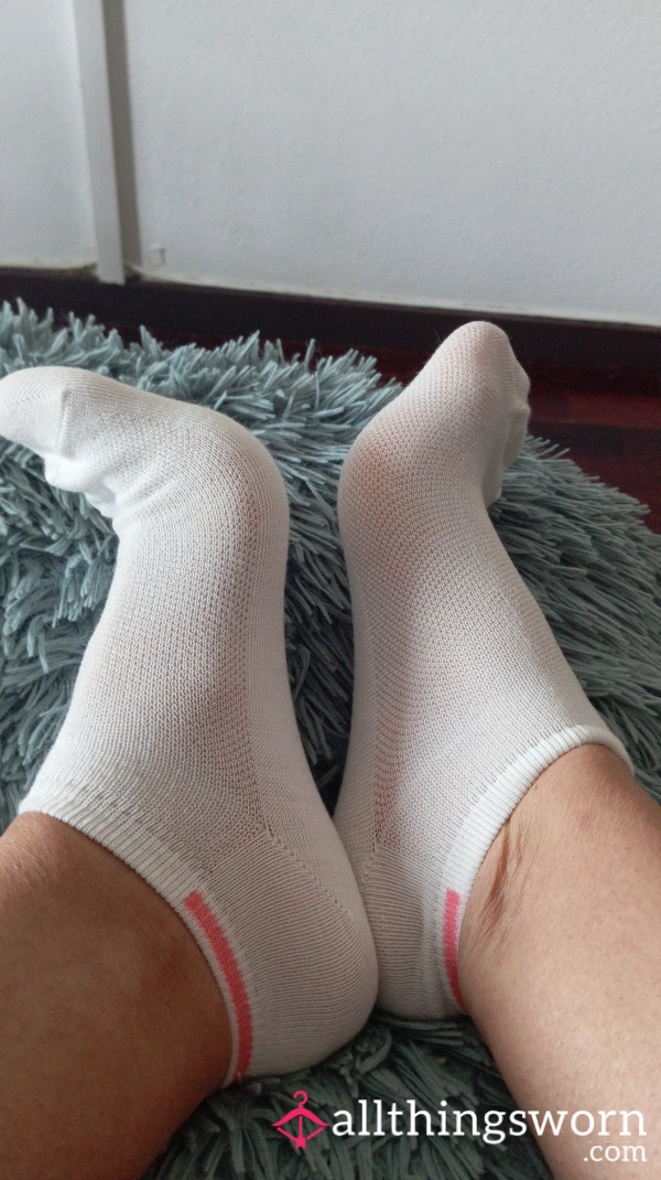 Let's Make These Cute White Socks Super Dirty And Smelly For You 🧦