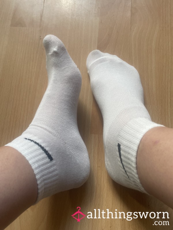 Cute White Trainer Socks, 3 Day Wear - Very Smelly