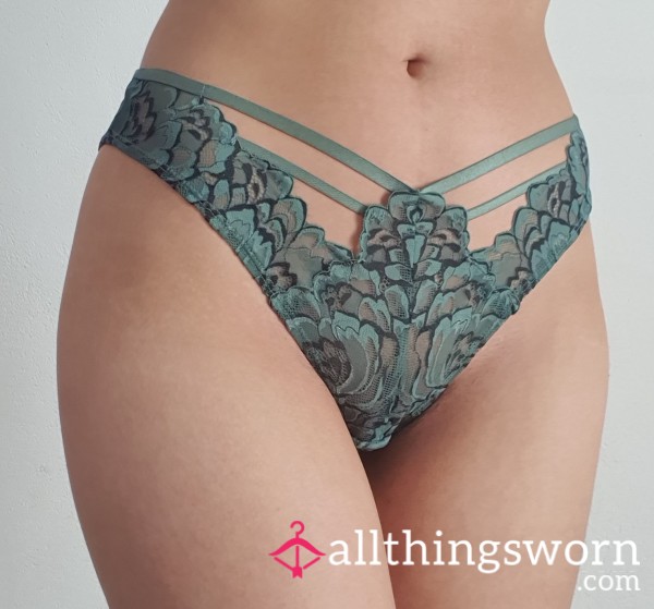 💚Dark Green Brazilian With Flowers Lace Details💚