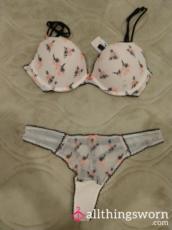 Delicate Flor*l Bra And Panty Set