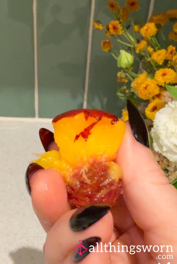 Eating ASMR - Nectarine 💋