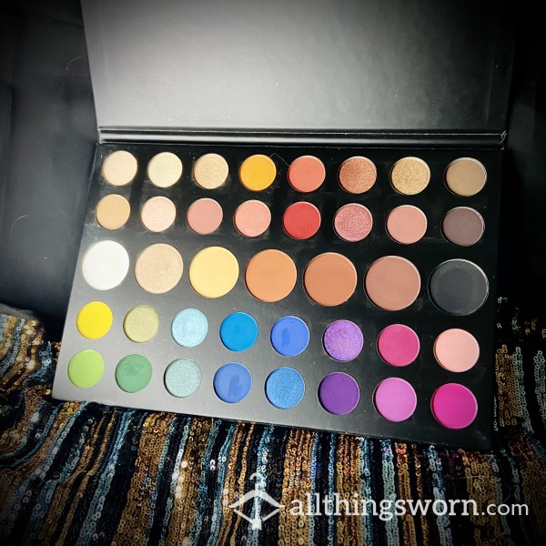 Deluxe Eyeshadow Pallet