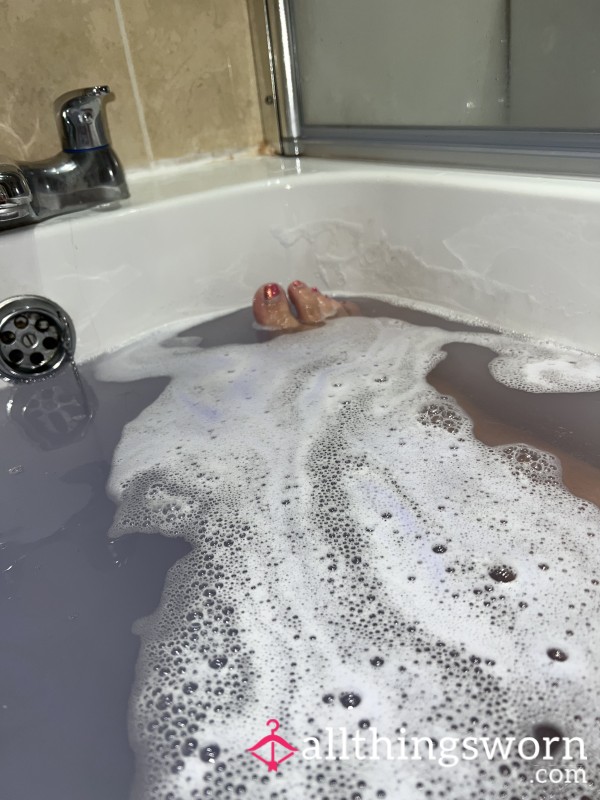 Dirty Blondes Feet Having A Bath