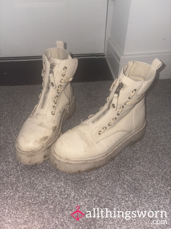 Dirty Dog Walking Boots